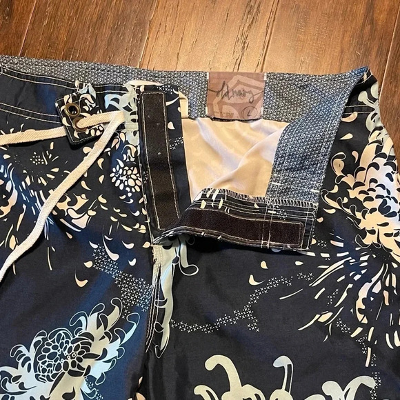 Old Navy Botanical Beach Hawaiian Swim Trunks Board Shorts - Picture 5 of 12